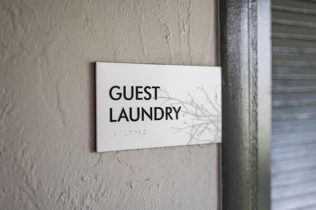 Bay Breeze Aparthotel South Bradenton Bagian luar foto