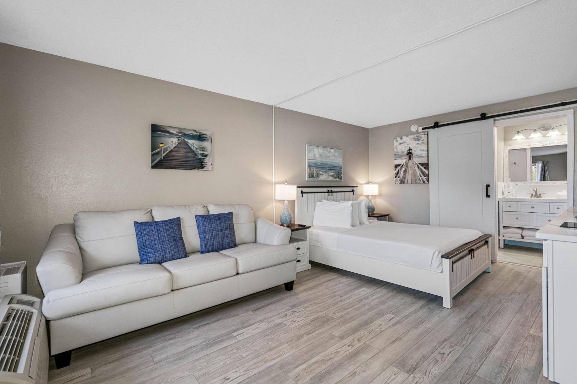 Bay Breeze Aparthotel South Bradenton Bagian luar foto